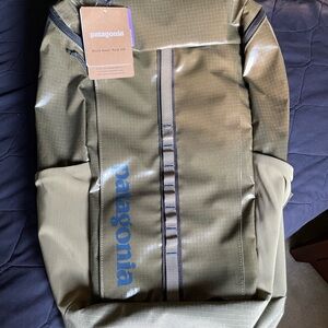 NWT Patagonia 25l Black Hole Pack